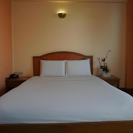 Tanaphat Hatyai Hotel Hat Yai Exterior photo