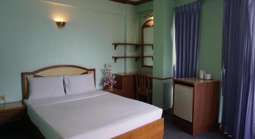 Tanaphat Hatyai Hotel Hat Yai Exterior photo