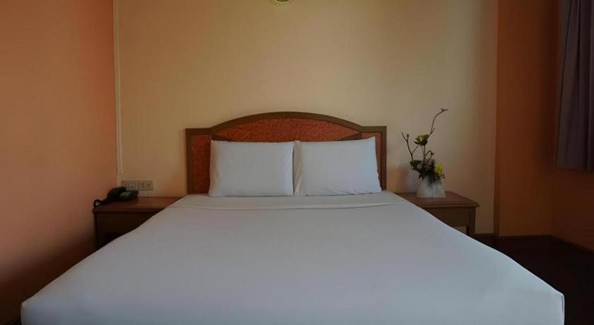 Tanaphat Hatyai Hotel Hat Yai Exterior photo