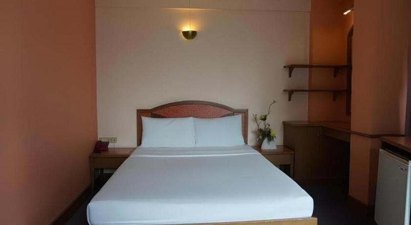 Tanaphat Hatyai Hotel Hat Yai Exterior photo